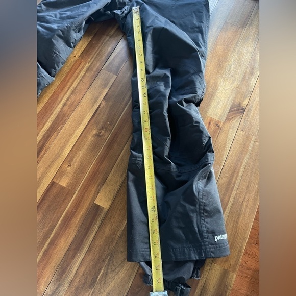 Patagonia women’s black snow pants - Picture 11 of 13